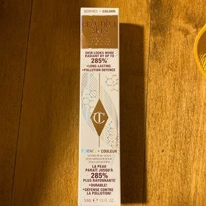 Charlotte Tilbury 8 Neutral Charlotte’s Beautiful Skin foundation